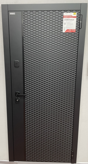 Входная дверь Bravo N Матрикс-3 Total Black Off-white Входная дверь Bravo N Матрикс-3 Total Black Off-white