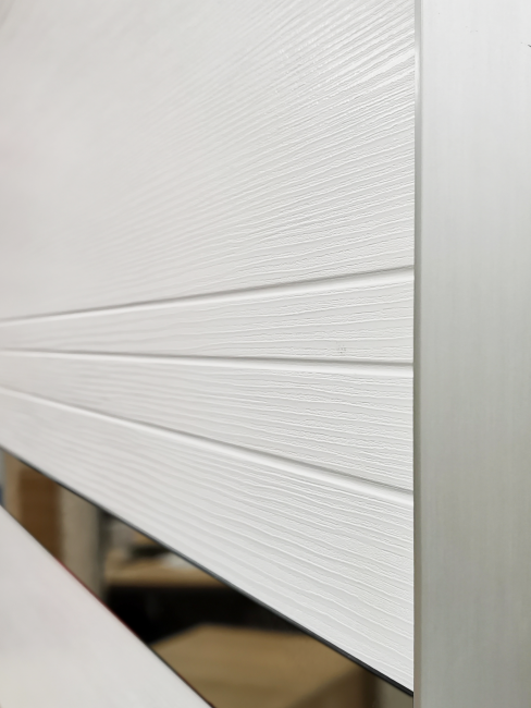 Межкомнатная дверь Эко Шпон ALUM-13 Вельвет белый горизонт