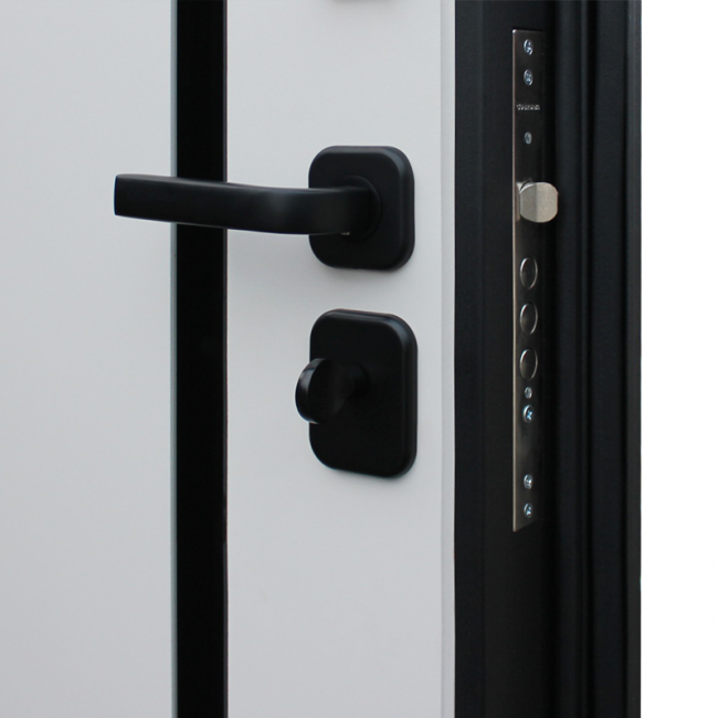 Входная дверь Ньюкасл