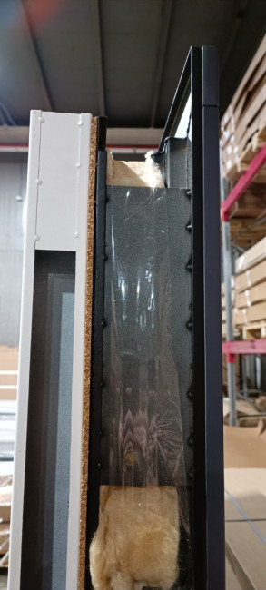 Входная дверь Термо Амира 3К Эмаль RAL 7024