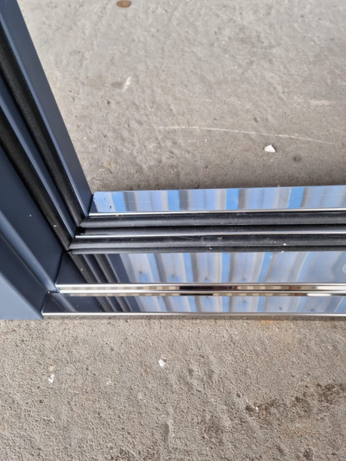 Входная дверь Термо Тундра RAL 7024