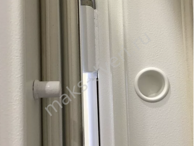 Входная дверь Сноу