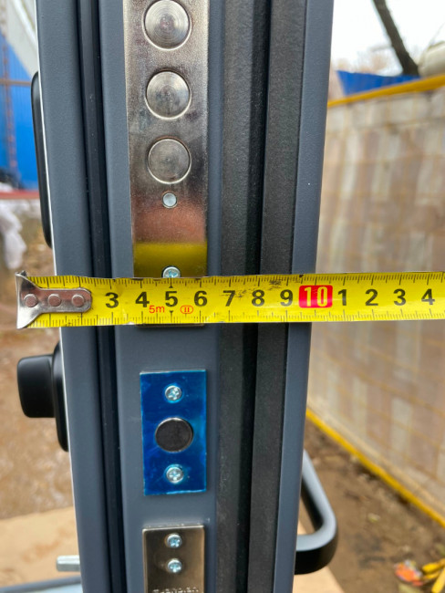 Входная дверь Термо Север с оконом RAL 7024